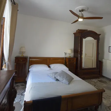 Oda ve Kahvaltı Sant'agata 3*