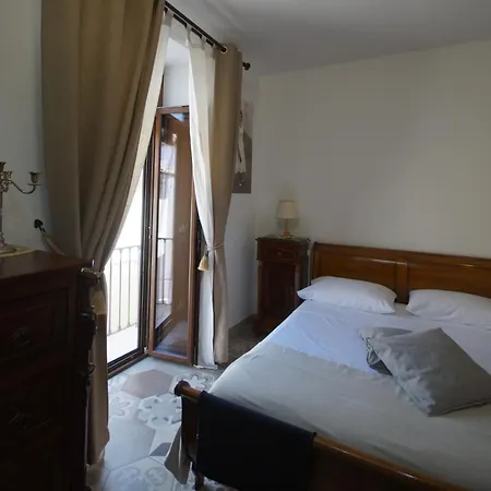 Sant'agata 3*