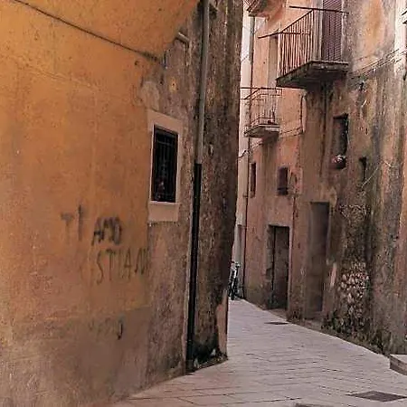 לינה וארוחת בוקר Sant'agata 3*